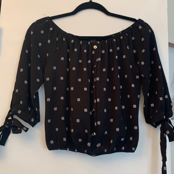 Tops - Black blouse with print